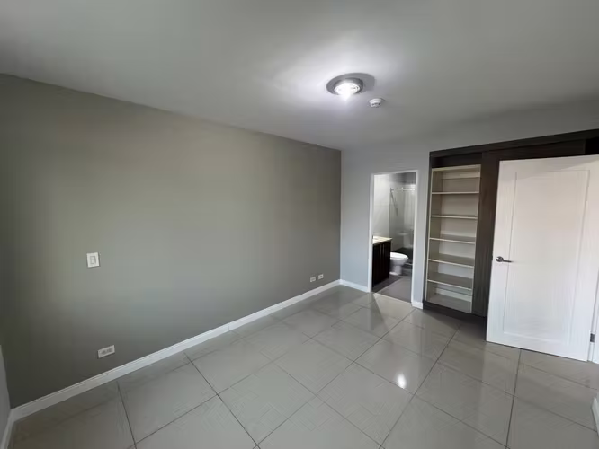 Alquiler apartamento en Nunciatura | 1 habitación | Parqueo bajo techo - Imagen 2