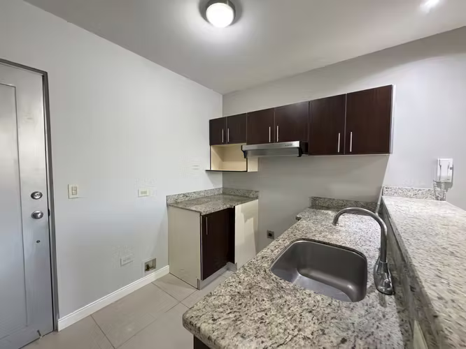 Alquiler apartamento en Nunciatura | 1 habitación | Parqueo bajo techo - Imagen 10