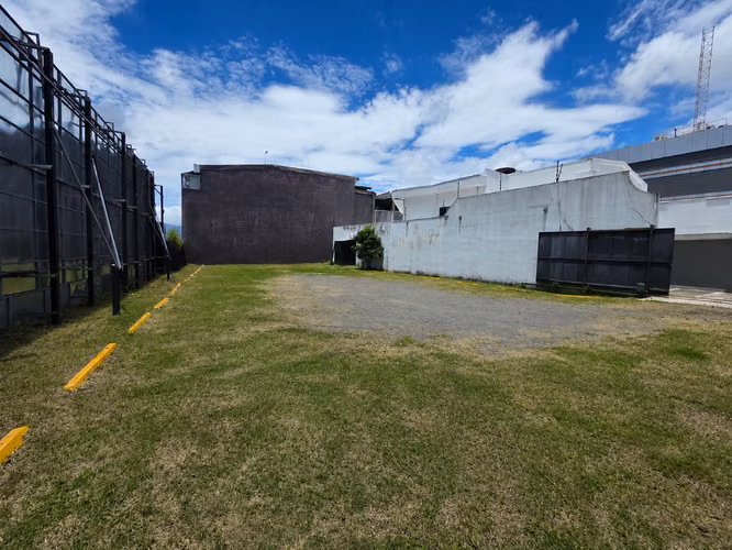 ALQUILER DE CASA PARA USO COMERCIAL EN ROHRMOSER - Imagen 6