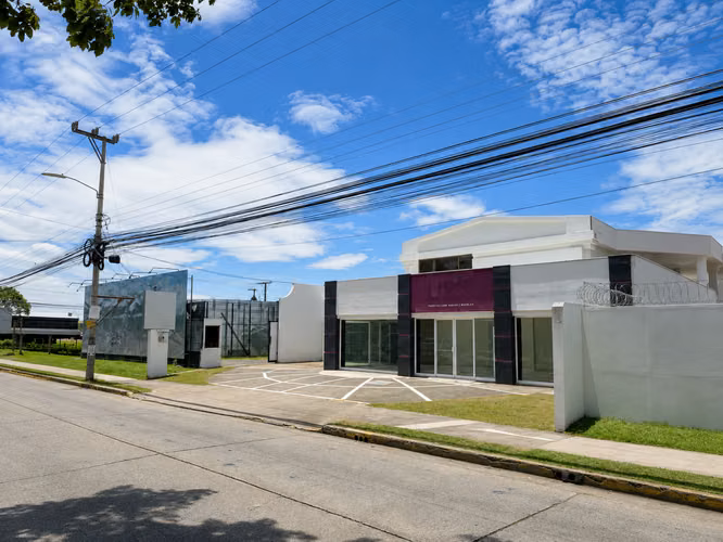ALQUILER DE CASA PARA USO COMERCIAL EN ROHRMOSER - Imagen 5