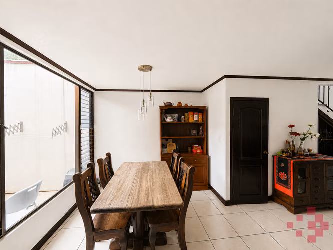 CASA EN VENTA EN LINDORA, SANTA ANA - Imagen 6