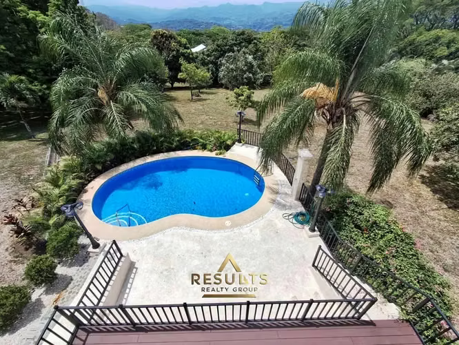 MOVE-In Ready! Impressive Luxury Estate w/ Pool in Atenas! - Imagen 14