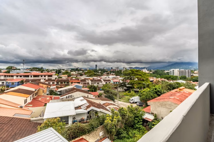 SE VENDE APARTAMENTO VACÍO EN CONDOMINIO VURA - Imagen 10