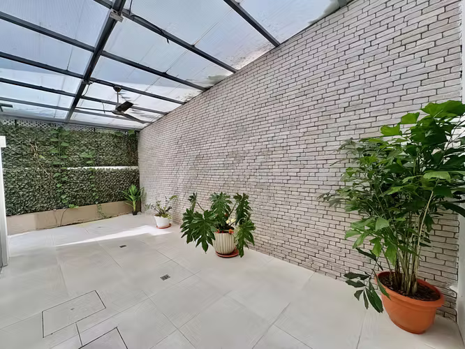 SANTA ANA! MODERNA CASA de 3NIVELES/ 4HAB/4.5 BAÑOS Y 2 TERRAZAS - Imagen 8