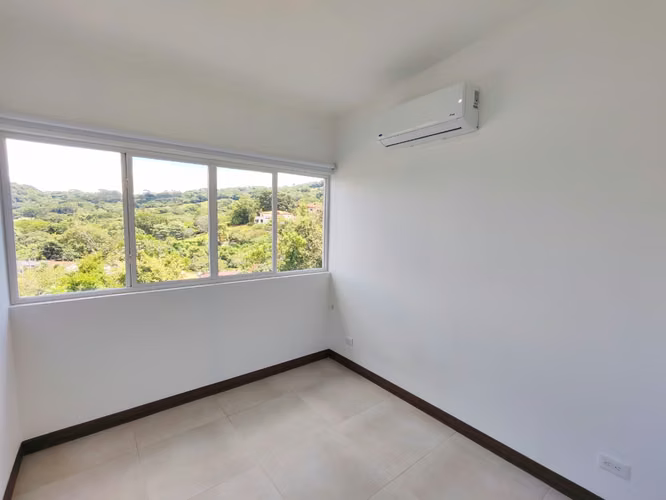 Se alquila hermosa casa con línea blanca en Ciudad Colón Centro. - Imagen 18