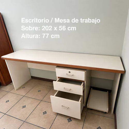 Muebles de oficina en melamina y madera