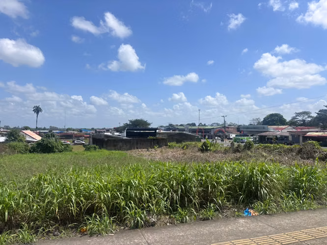 Lote comercial sobre calle principal de Siquirres 6126 - Imagen 2