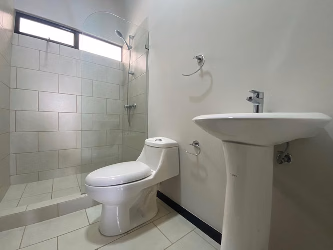 Alquiler de casa de una planta en Condominio Senderos - Imagen 12
