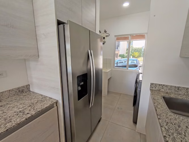Se alquila hermosa casa con línea blanca en Ciudad Colón Centro. - Imagen 8