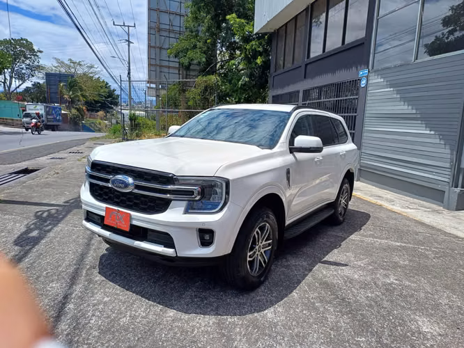 Ford Everest Trend 4x4 año 2023