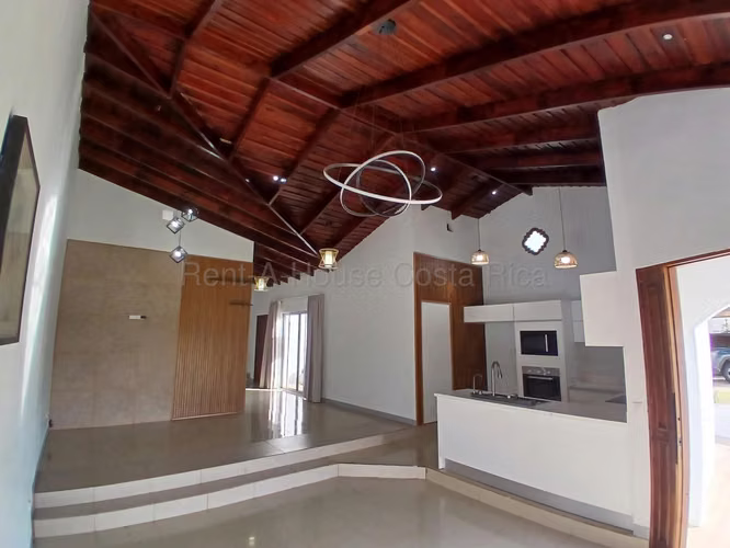 Casa en Venta, 312 m2, En Condominio Las Calas,  Grecia de Alajuela