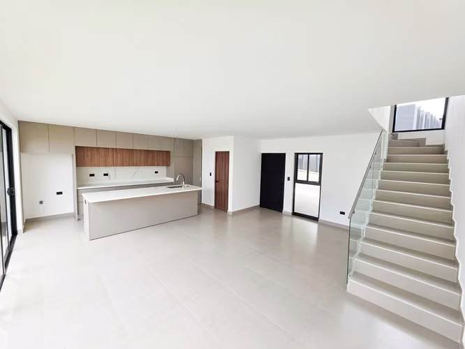 Venta de casa en condominio en Guachipelín - Imagen 5