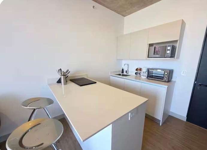 Se alquila apartamento amueblado en Secrt Escalante - Imagen 3