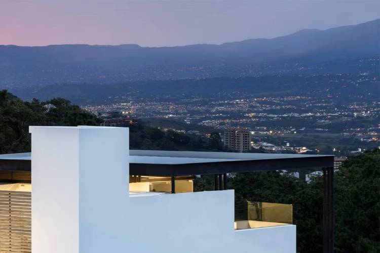 271 / Alquiler / Casa Amueblada / San Antonio / Vista Panoramica / Condominio