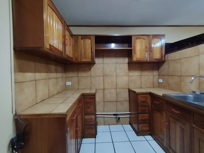Casa Independiente Uruca Fte calle 3 habitaciones - Imagen 14