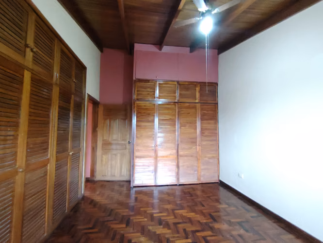 Casa Independiente Uruca Fte calle 3 habitaciones - Imagen 8