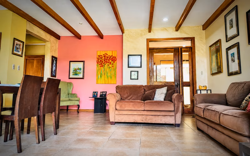 Casa de un solo nivel en Granadilla de Curridabat | Zona Monterán