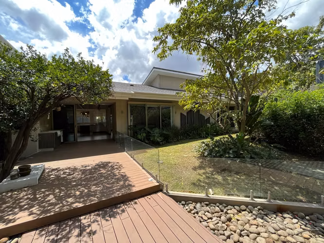 CASA INDEPENDIENTE CON AMPLITUD, PRIVACIDAD Y PATIO PRIVADO EN SAN RAFAEL DE ESCAZÚ