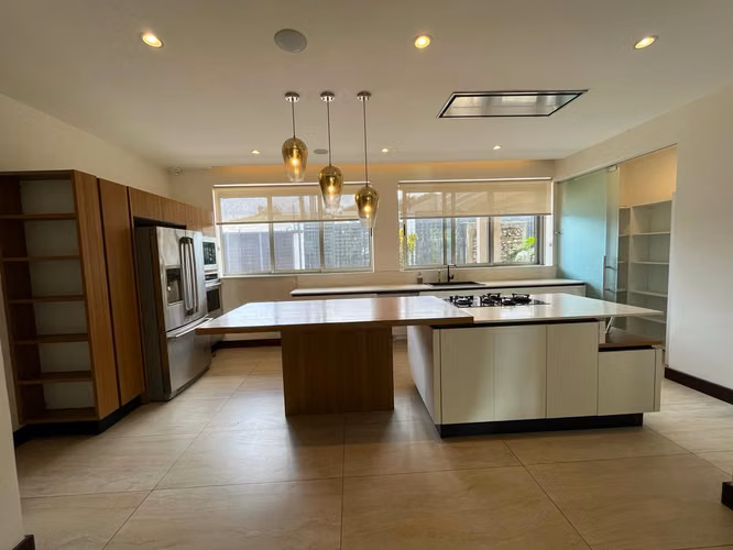 CASA INDEPENDIENTE CON AMPLITUD, PRIVACIDAD Y PATIO PRIVADO EN SAN RAFAEL DE ESCAZÚ - Imagen 3