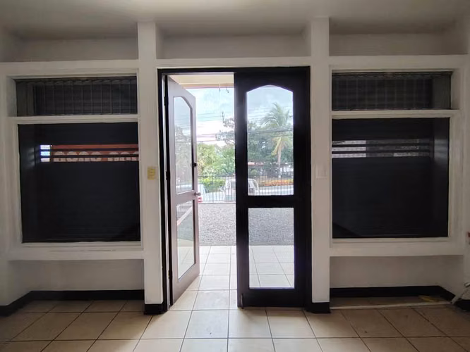 Local Comercial- Punto de venta Belén 48m2 - Imagen 2