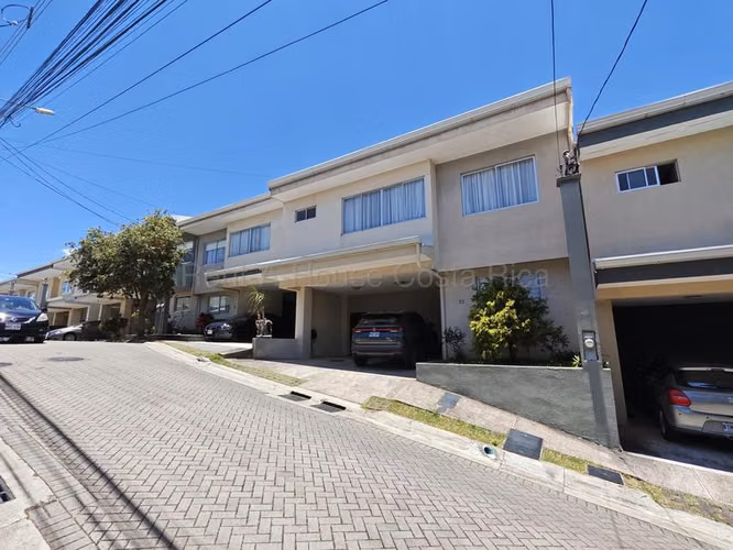 Casa Moderna en Condominio con Patio Amplio y Vistas Espectaculares – Moravia, San Vicent - Imagen 1