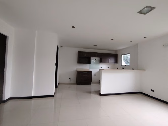 Apartamento Uruca 1 habitación + Oficina