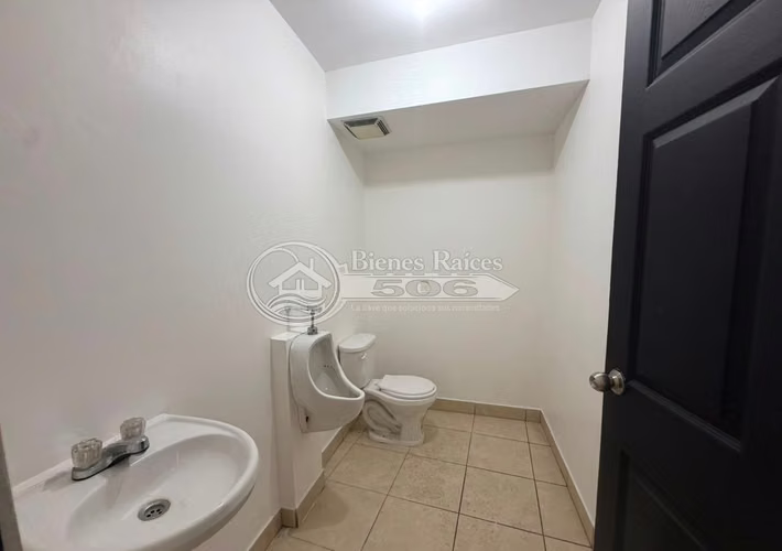 Se alquila local comercial Barreal de Heredia - Imagen 5
