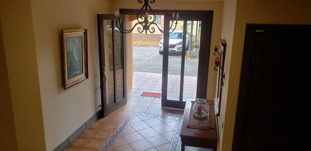 ¡Exclusivo Apartamento en Escazú! Vive con Confort, Estilo y Seguridad Total - Imagen 3