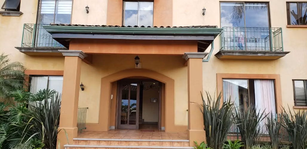 ¡Exclusivo Apartamento en Escazú! Vive con Confort, Estilo y Seguridad Total - Imagen 1