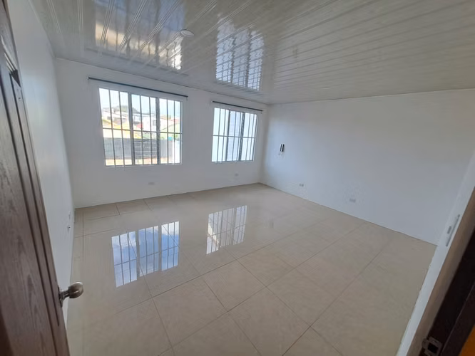 Apartamento en alquiler 72m² /2 habitaciones/ 1 baño. Excelente ubicación. - Imagen 2