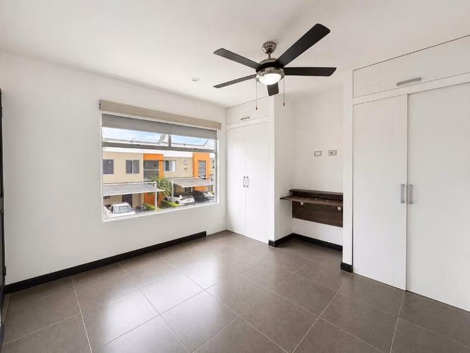Alquiler condominio Trocadero Santa  Ana $1600 - Imagen 2