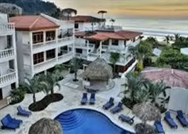 Condominio amueblado Jaco frente al mar $1400
