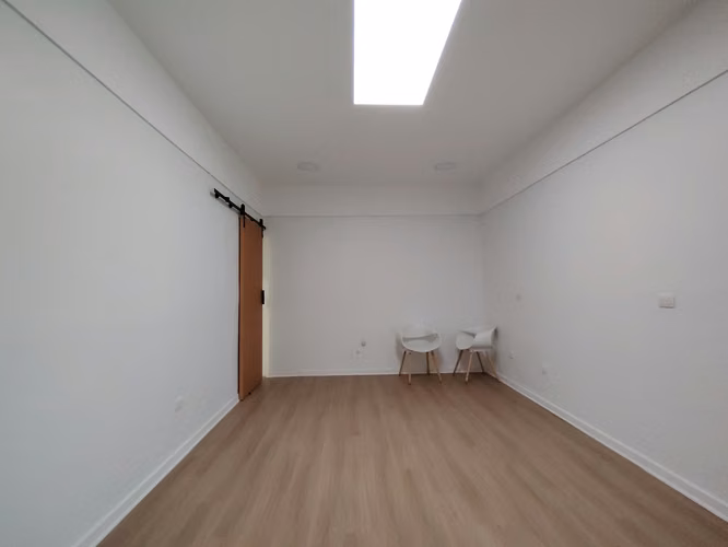 Oficina- Consultorio 21m2- Parqueo- Belen - Imagen 10
