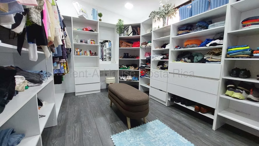 Venta de Casa en Río Segundo de Alajuela.