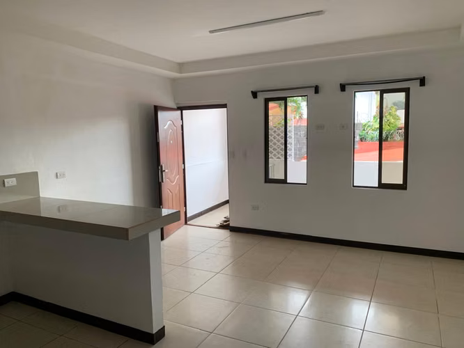Apartamento en segunda planta con buena vista en Residencial Campo verde - Imagen 2