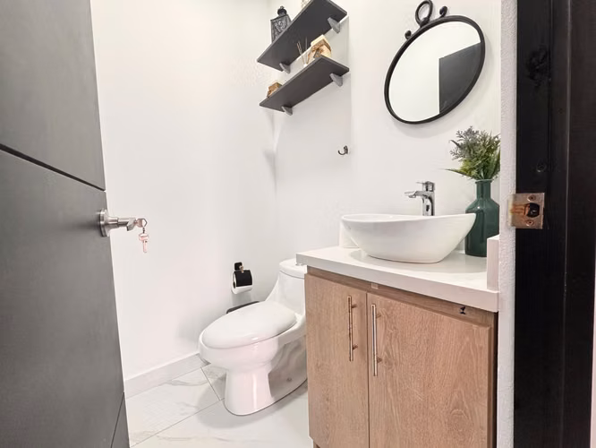 Hermosa casa a la venta, en condominio, con habitación en planta baja y parqueo para 3 vehículos - Imagen 7