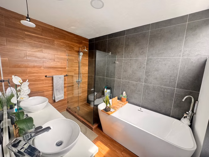 Hermosa casa a la venta, en condominio, con habitación en planta baja y parqueo para 3 vehículos - Imagen 13