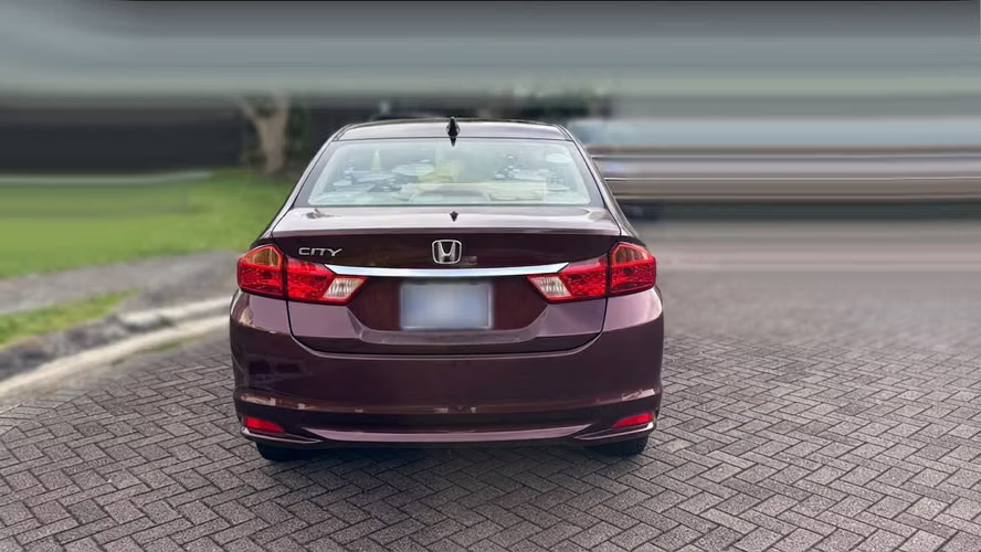 Honda City 2014 | Color Vino | 118,200 km | Precio ajustado por detalle de estéreo