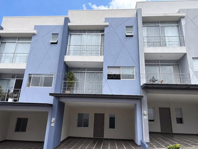 Venta de Casa en Santo Domingo-San Miguel, Heredia. RAH 27-483