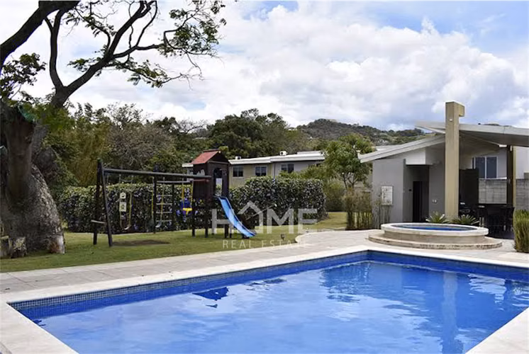 Alquiler de Casa de Dos niveles en Santa Ana - Imagen 16