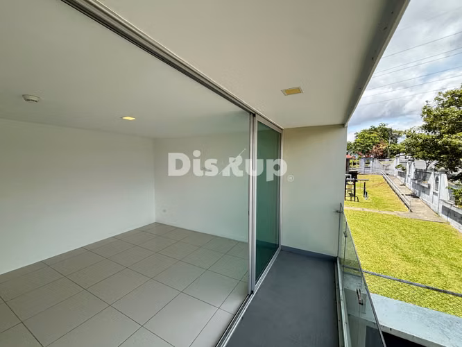 Alquiler de moderno y amplio apartamento de 3 hab. Sabanilla, Montes de Oca - Imagen 8