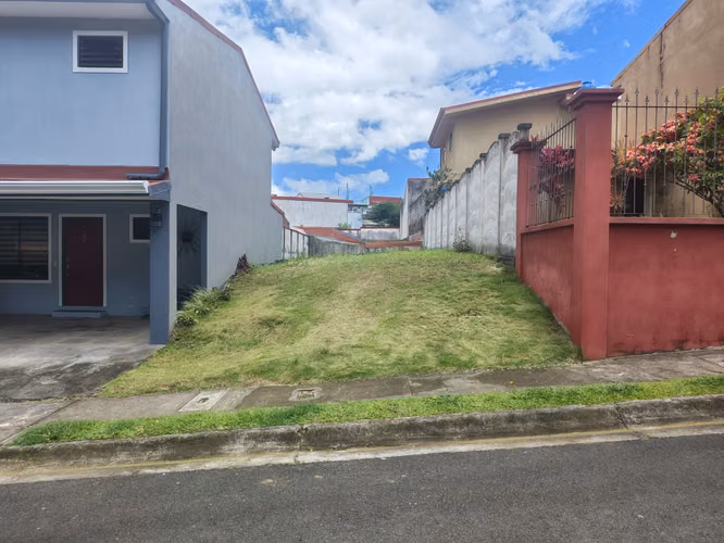 Land for Sale in Central Guadalupe, Goicoechea – Excellent Location