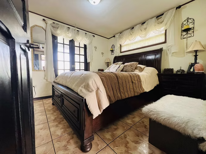 Oportunidad de Casa en venta a solo 300 metros del TEC de Cartago - Imagen 9