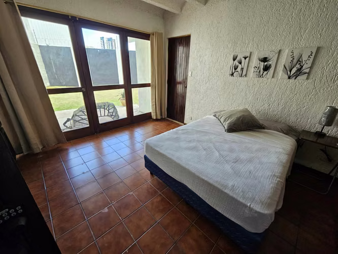Venta. Local y Apartamentos. Generando Renta. Rohrmoser, San José. 520M2 TERRENO