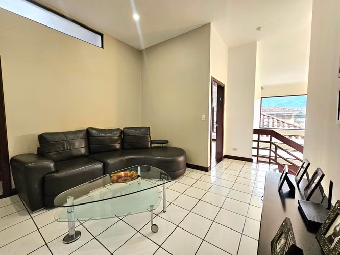 Trejos Montealegre - Independiente - 3 habitaciones + servicio - Imagen 9