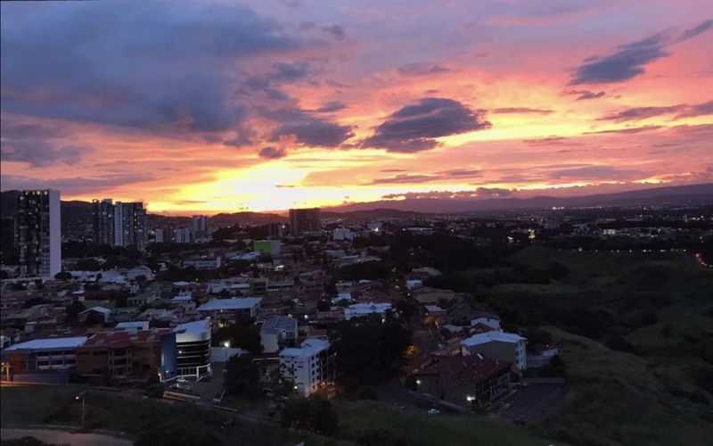 Se vende amplio Apartamento en Sabana Norte - Imagen 8