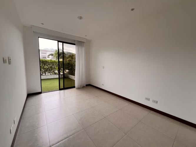 Alquilo Apartamento en Condominio Parques del Sol - Imagen 2