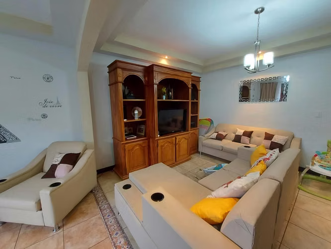 Alquiler de Casa + Mini Apartamento en San Francisco de Heredia. - Imagen 3