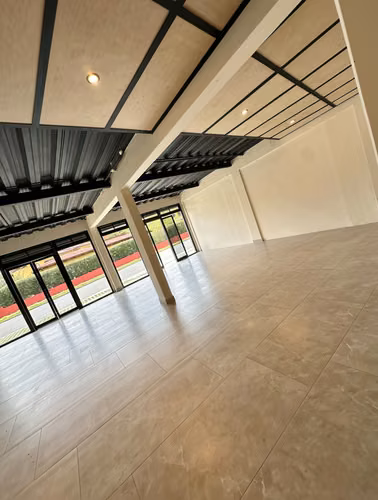 Locales Comerciales en Alquiler – Llorente de Tibás | Área Exterior - Imagen 9