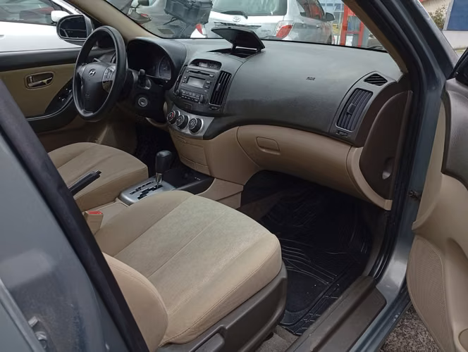 Hyundai elantra - Imagen 9